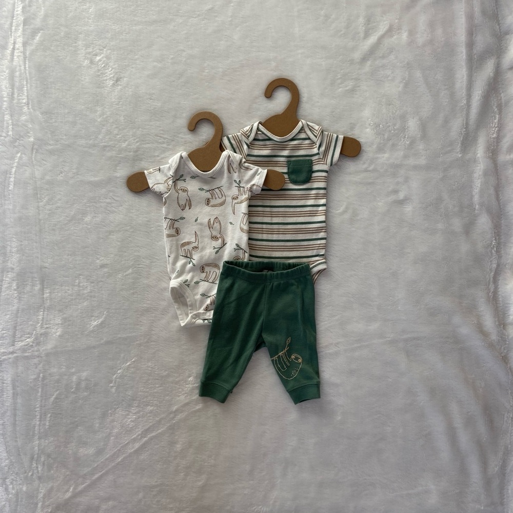 Carter’s Baby Sloth Set - Picture 4 of 4